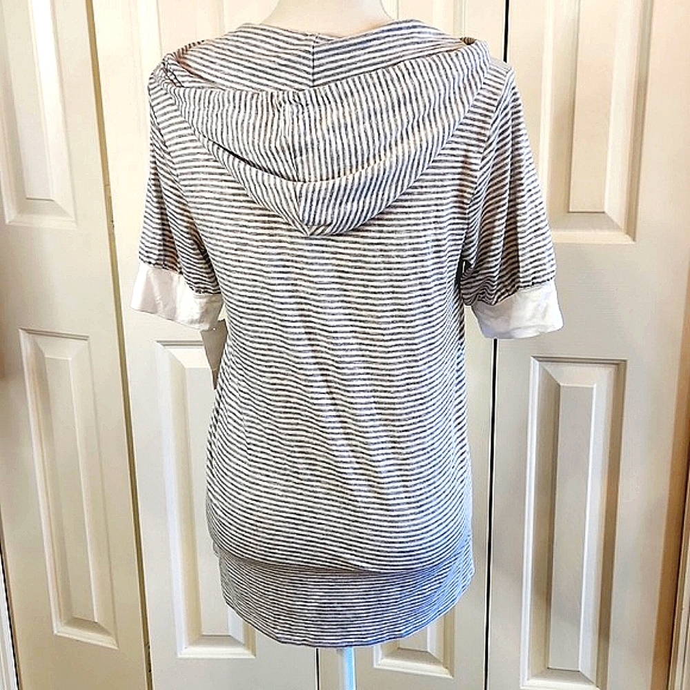 Ella Moss,  NWT,  Women's Top,  Gray and white Striped,  Size  Large - Picture 6 of 10